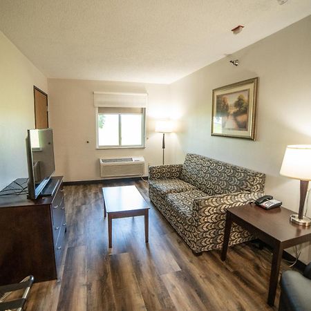 Quality Inn & Suites Watertown Near Prairie Lakes Ice Arena Εξωτερικό φωτογραφία