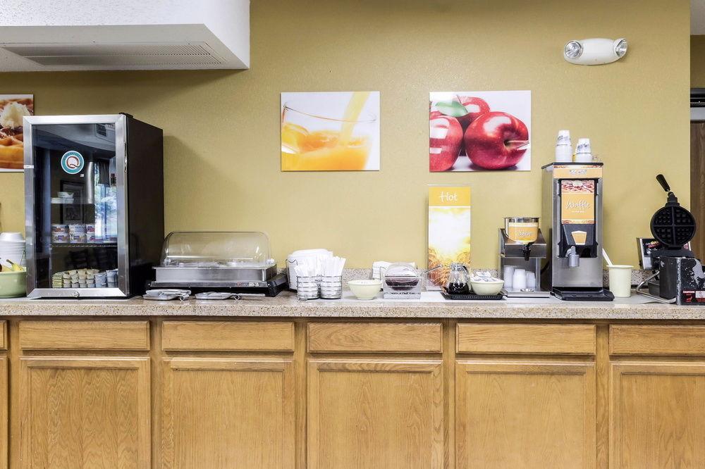 Quality Inn & Suites Watertown Near Prairie Lakes Ice Arena Εξωτερικό φωτογραφία