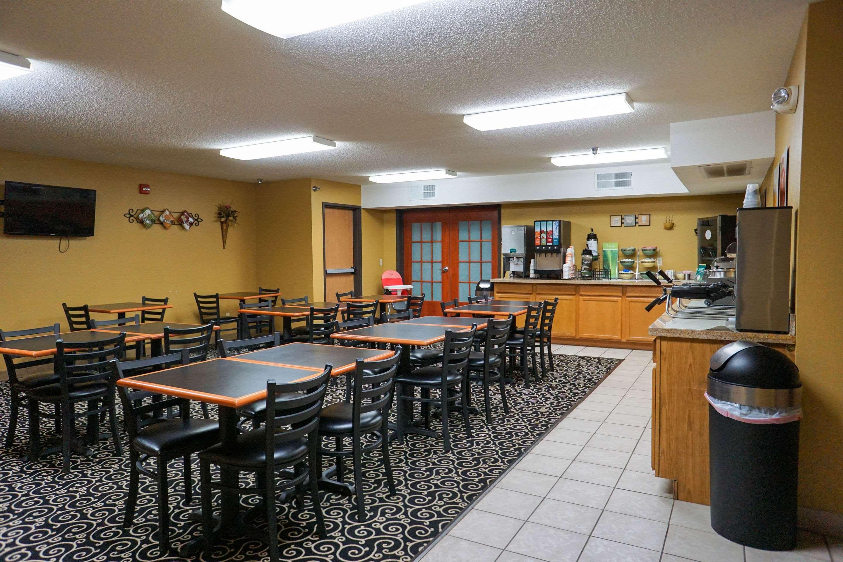 Quality Inn & Suites Watertown Near Prairie Lakes Ice Arena Εξωτερικό φωτογραφία