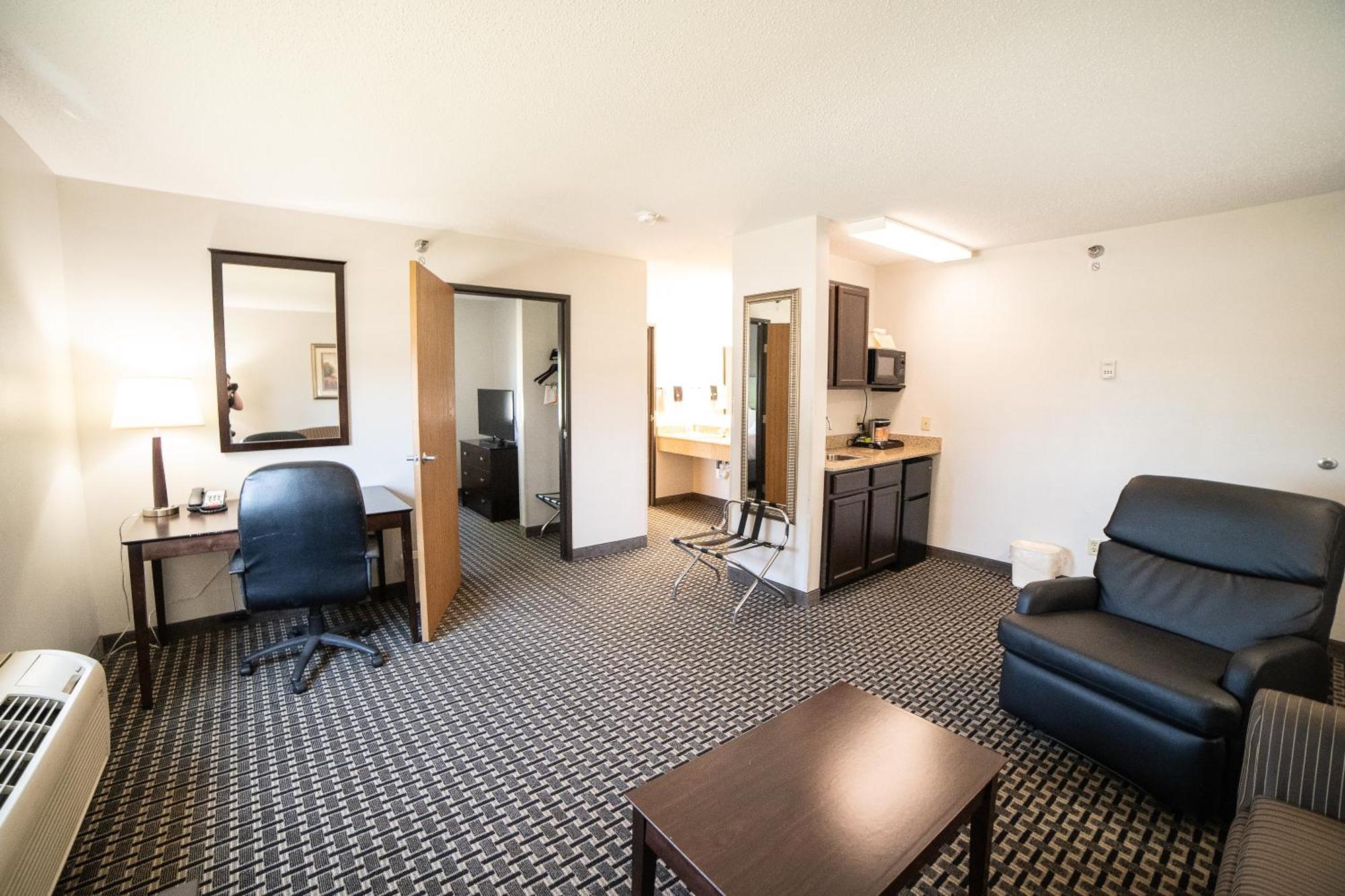 Quality Inn & Suites Watertown Near Prairie Lakes Ice Arena Εξωτερικό φωτογραφία
