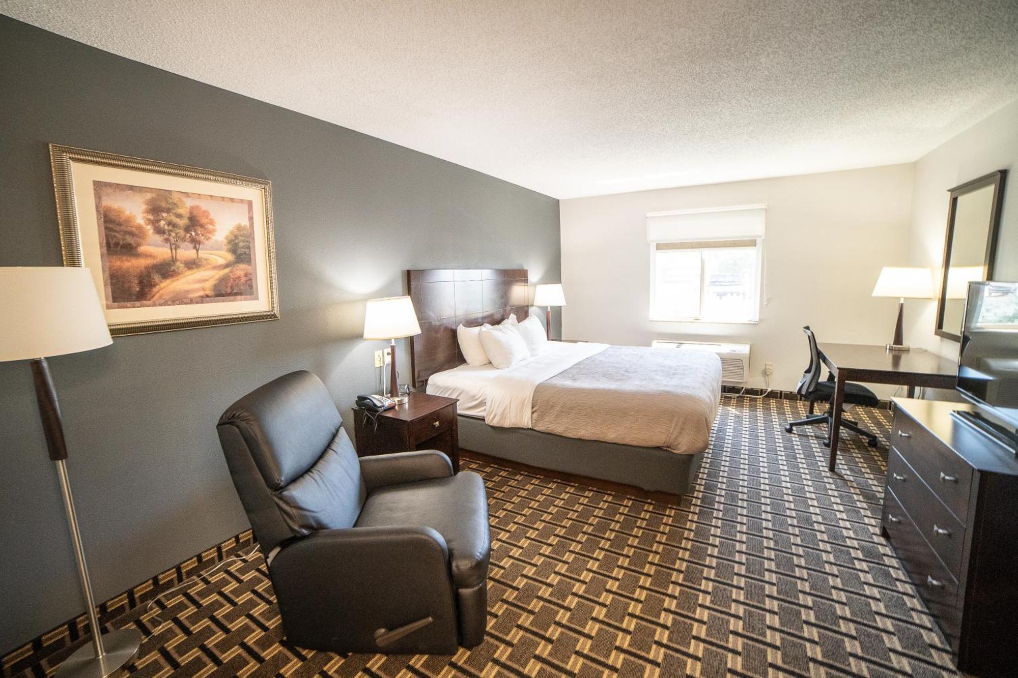 Quality Inn & Suites Watertown Near Prairie Lakes Ice Arena Εξωτερικό φωτογραφία