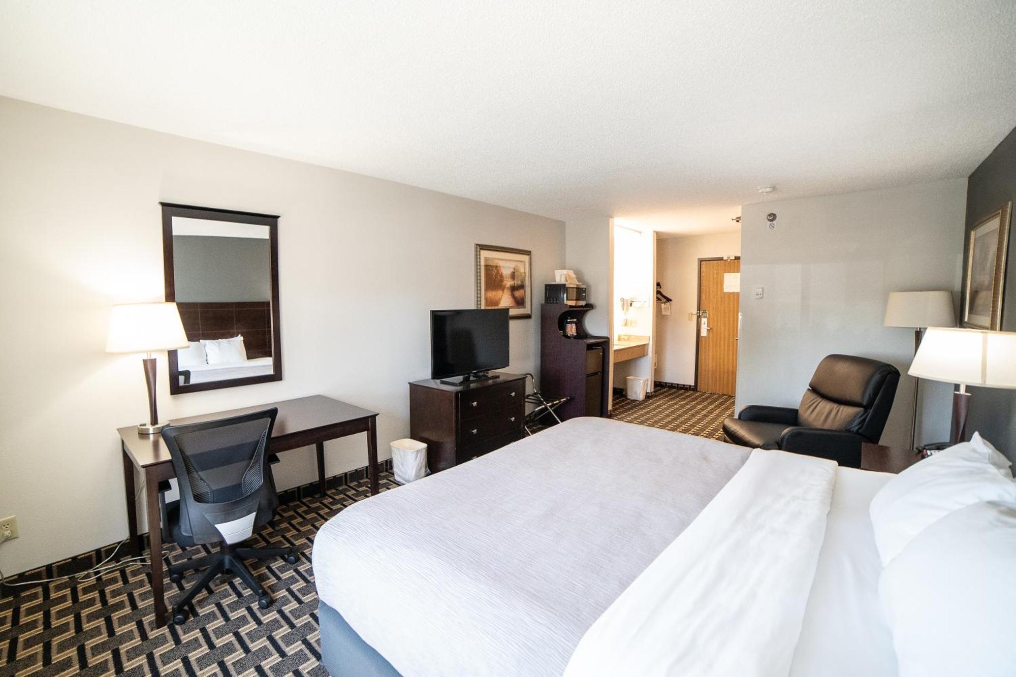 Quality Inn & Suites Watertown Near Prairie Lakes Ice Arena Εξωτερικό φωτογραφία