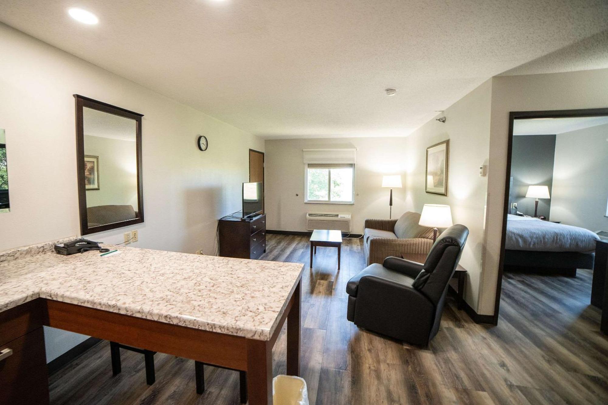 Quality Inn & Suites Watertown Near Prairie Lakes Ice Arena Εξωτερικό φωτογραφία
