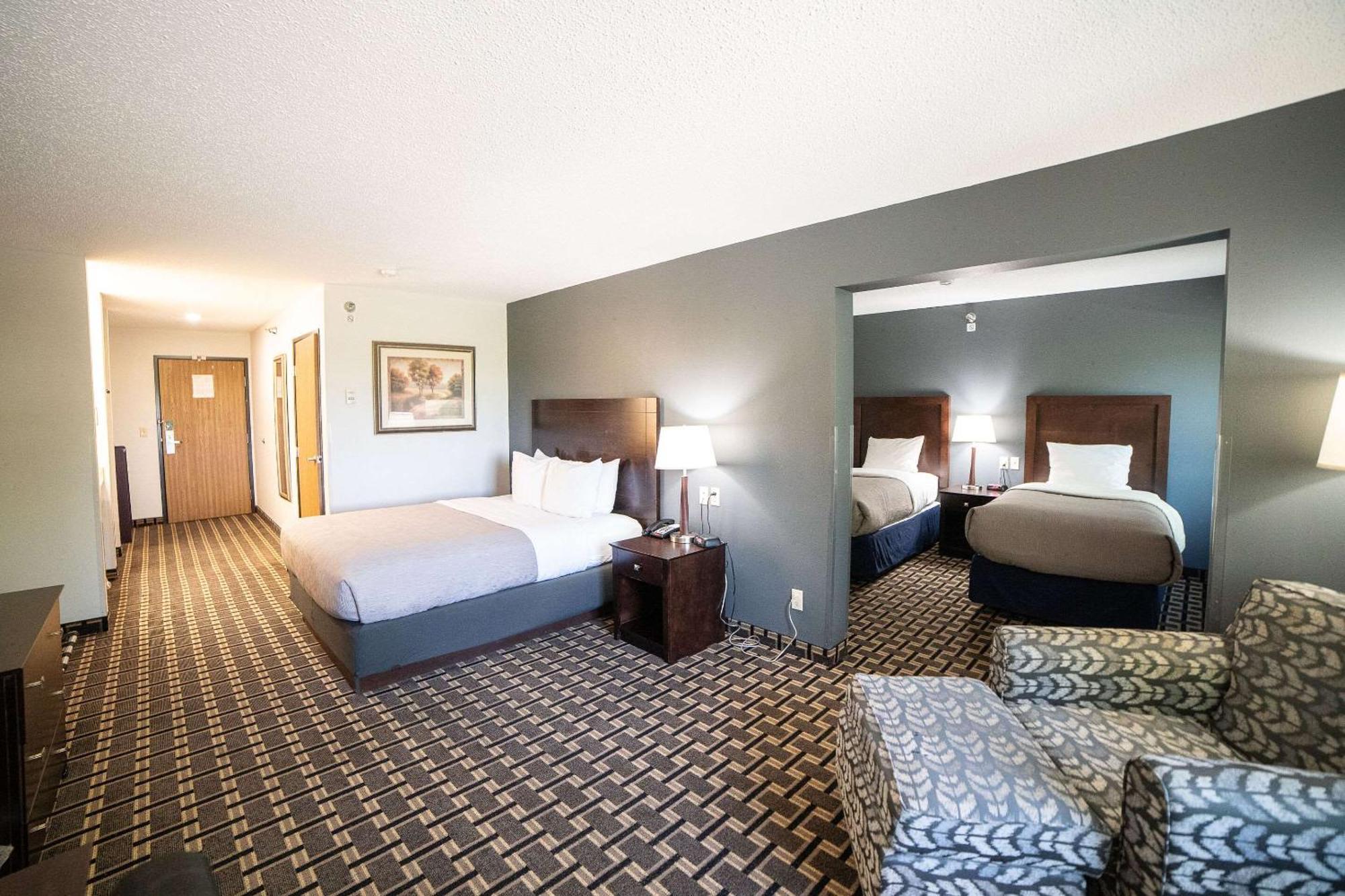 Quality Inn & Suites Watertown Near Prairie Lakes Ice Arena Εξωτερικό φωτογραφία