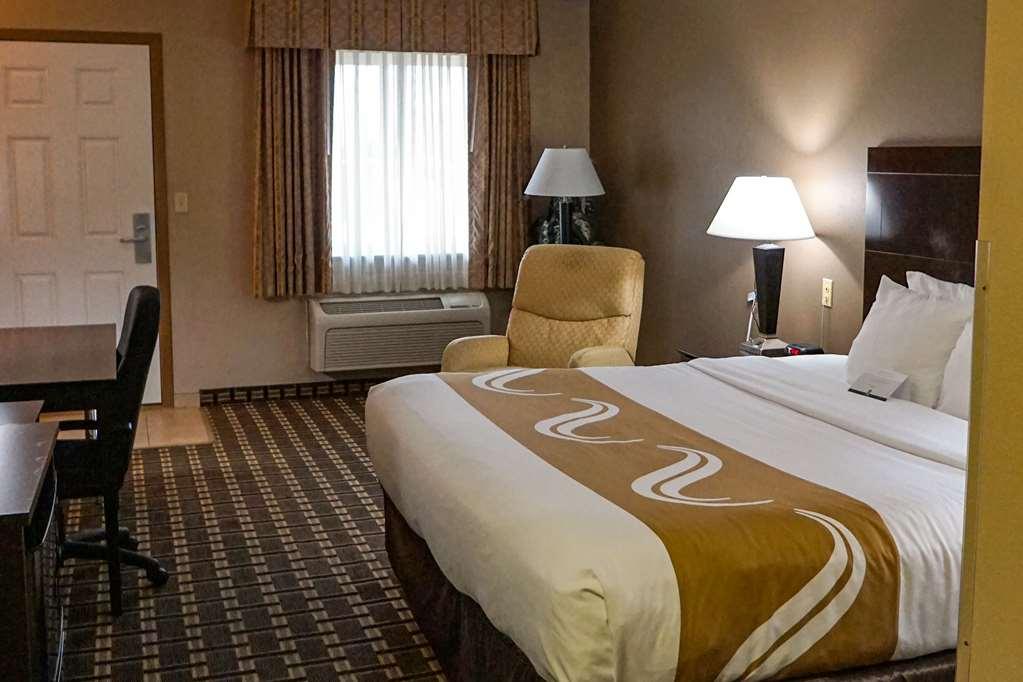 Quality Inn & Suites Watertown Near Prairie Lakes Ice Arena Δωμάτιο φωτογραφία