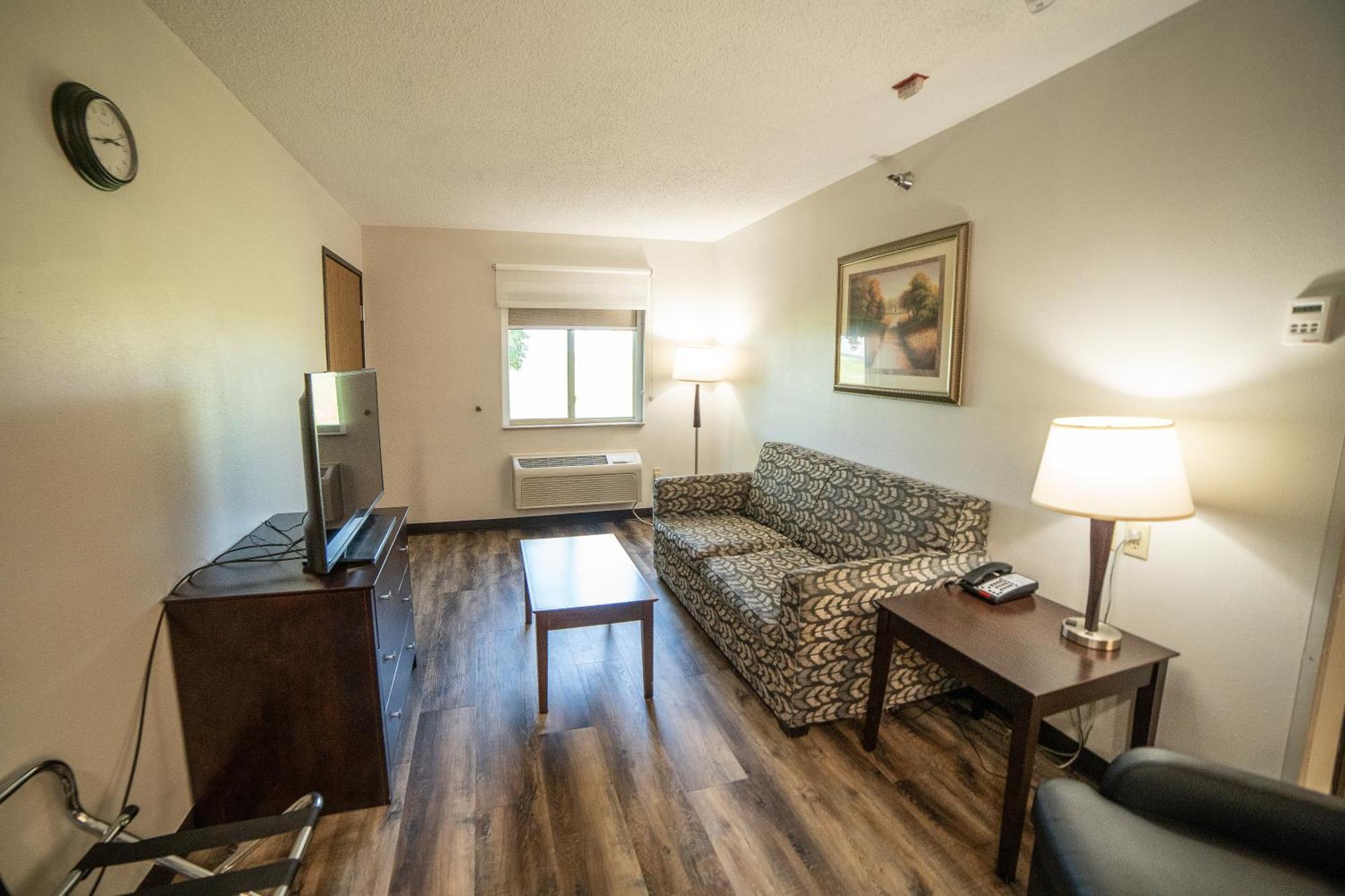 Quality Inn & Suites Watertown Near Prairie Lakes Ice Arena Εξωτερικό φωτογραφία