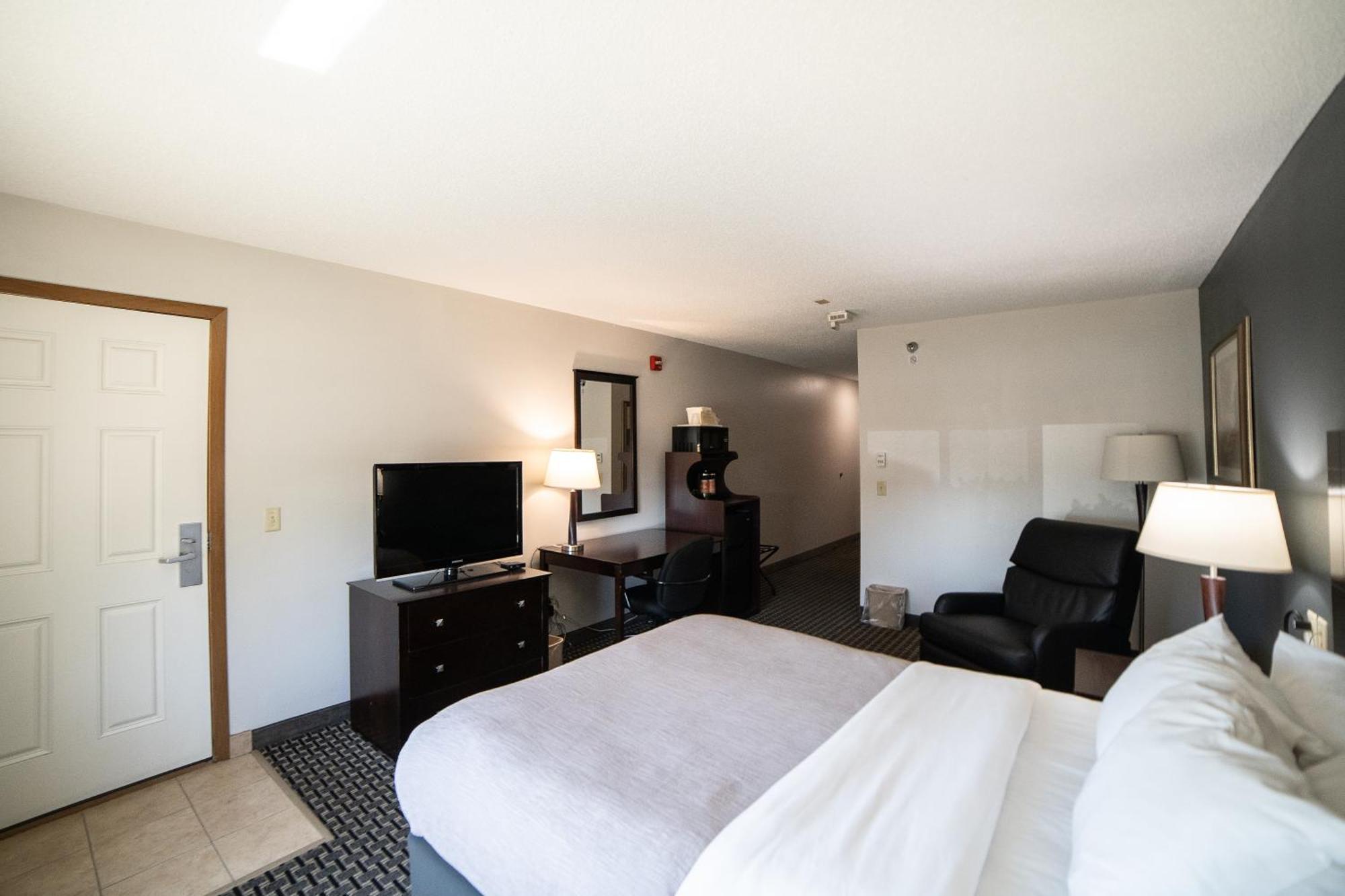 Quality Inn & Suites Watertown Near Prairie Lakes Ice Arena Εξωτερικό φωτογραφία