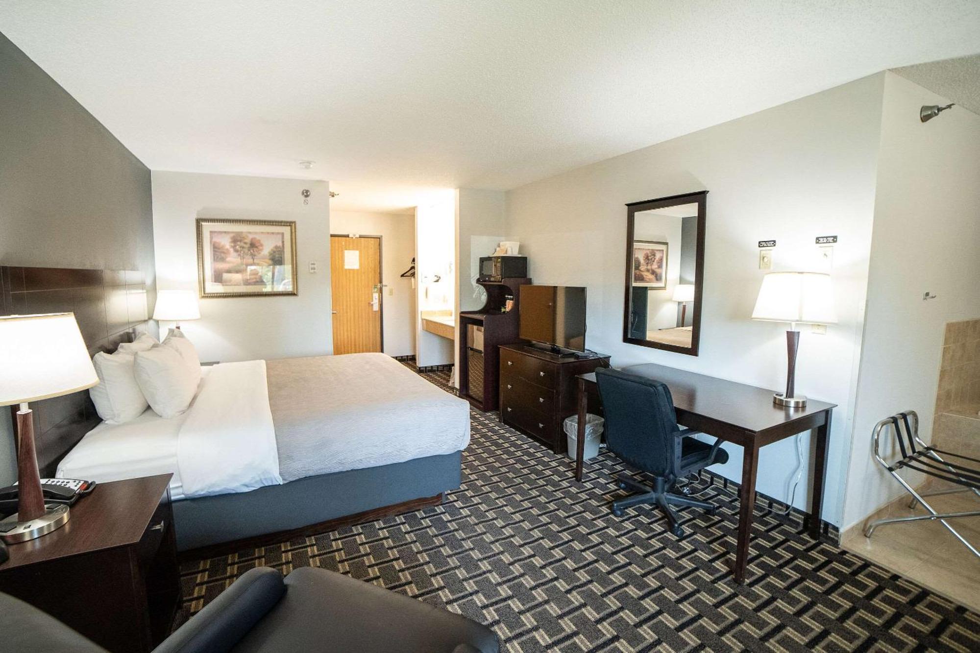 Quality Inn & Suites Watertown Near Prairie Lakes Ice Arena Εξωτερικό φωτογραφία