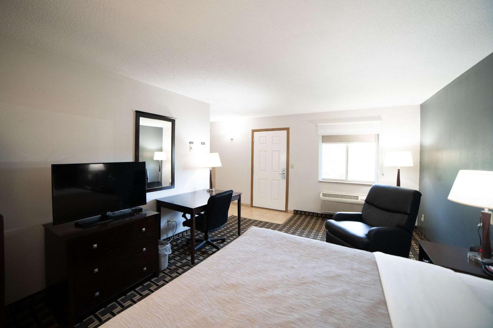 Quality Inn & Suites Watertown Near Prairie Lakes Ice Arena Εξωτερικό φωτογραφία